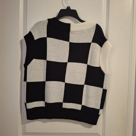 Hot Topic Black and White Checkered Sweater - Picture 4 of 4